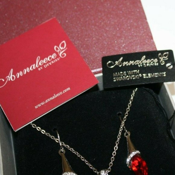 Ravishing Annaleece by Devries RED & SWAROVSKi Set - Picture 5 of 6